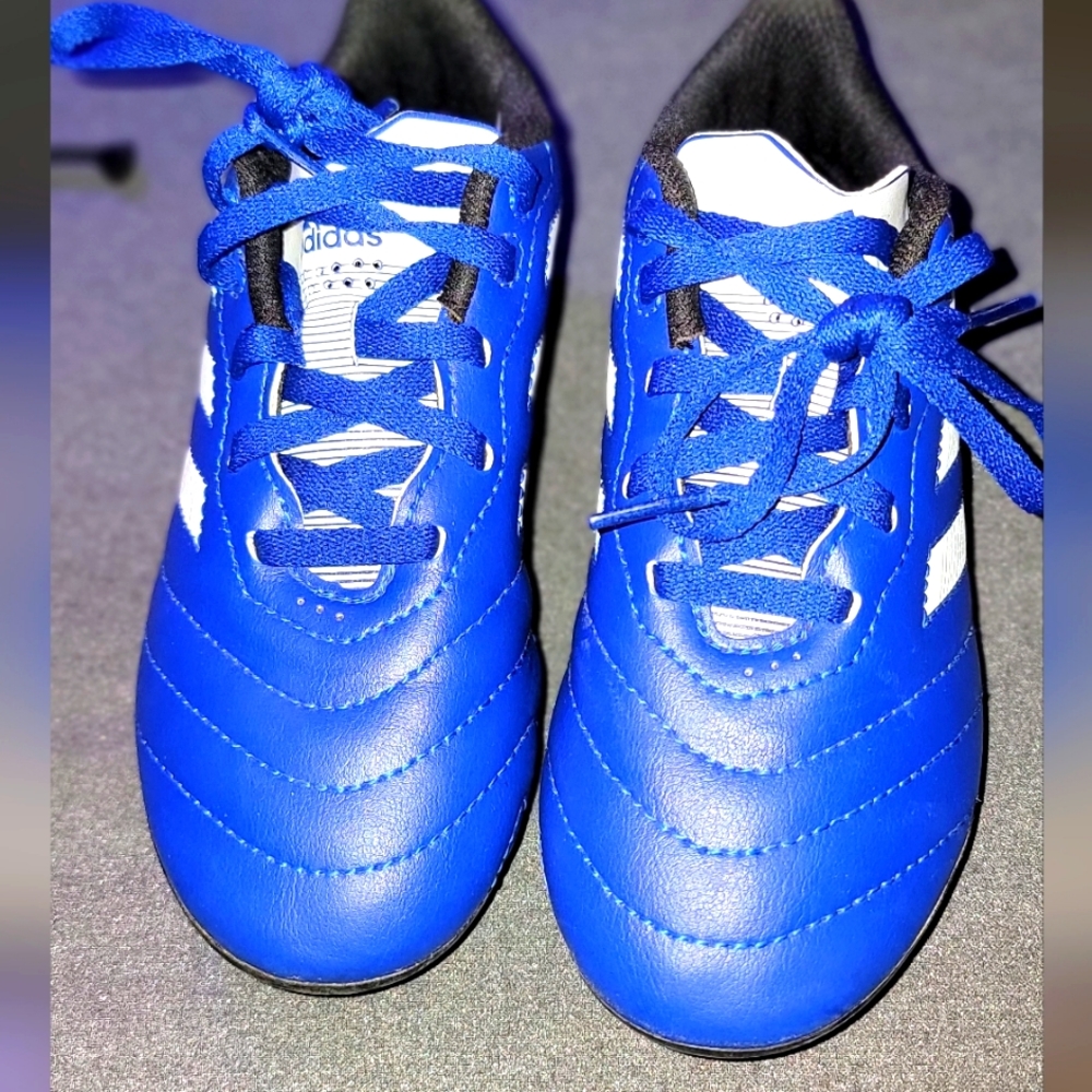 Little boys soccer cleats Size 13y